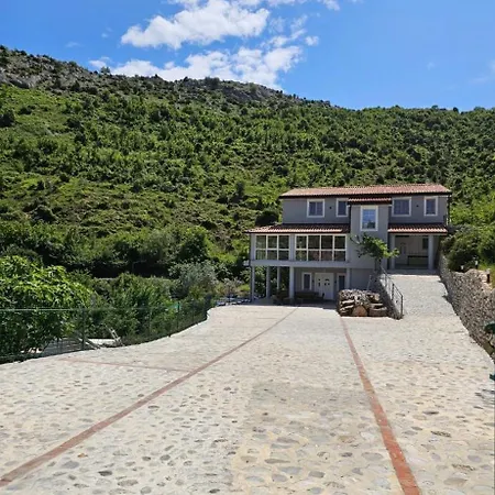 Qyteza Guest House&camping Shkodër