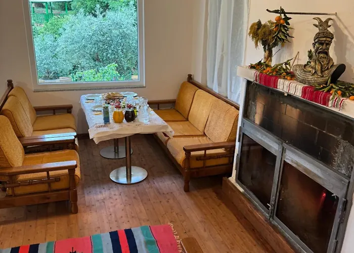 Qyteza Guest House&camping Appartement